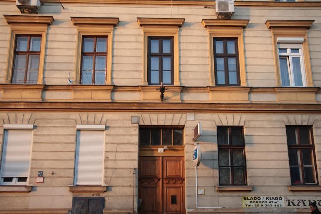 Bright Sunny Apt At Keleti Station,Near Citycenter Budapest Exteriör bild